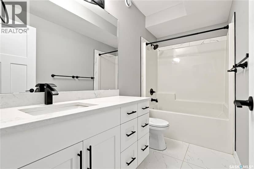 247 Thakur STREET — photo 12 of 40