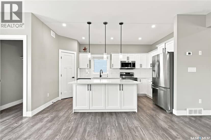 247 Thakur STREET — photo 3 of 40