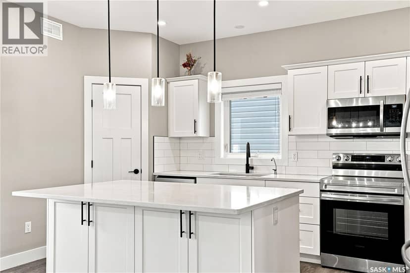 247 Thakur STREET — photo 6 of 40