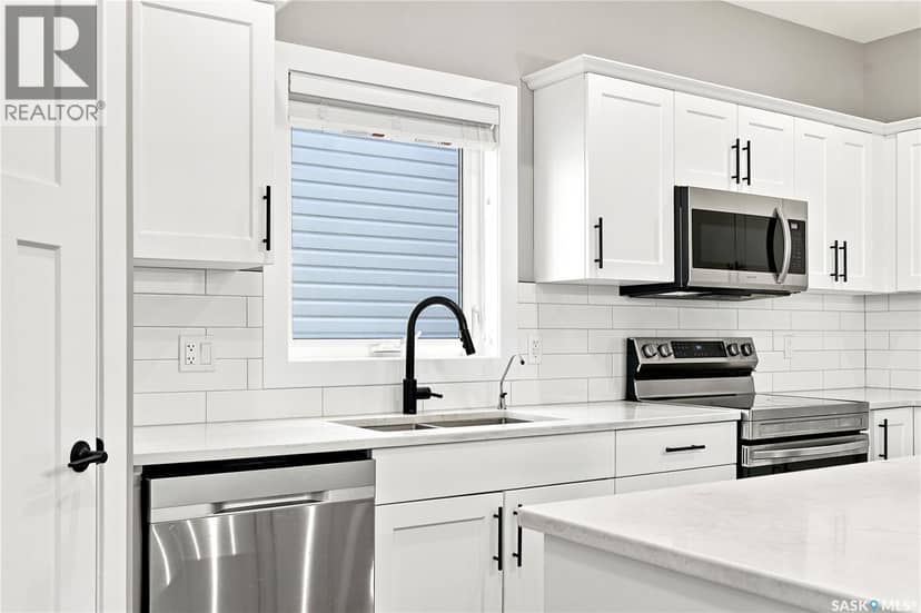 247 Thakur STREET — photo 7 of 40