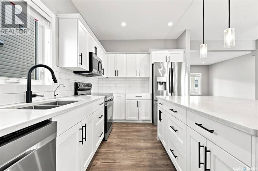247 Thakur STREET — photo 9 of 40
