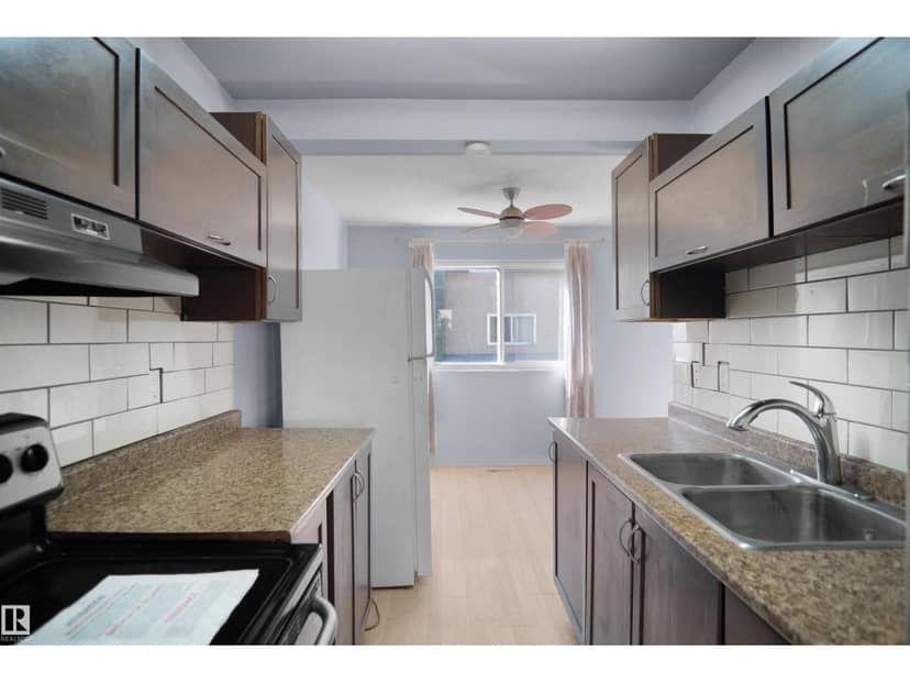 887 Abbottsfield Rd NW — photo 9 of 25