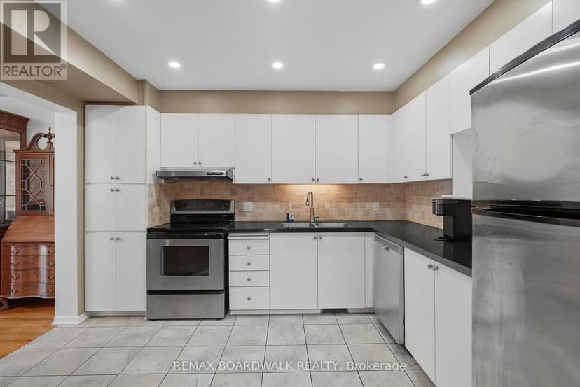 5981 Pineglade Crescent, Ottawa, photo 7