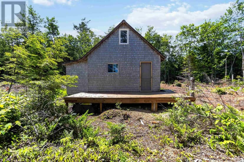 576 New Russell Road — photo 3 of 35