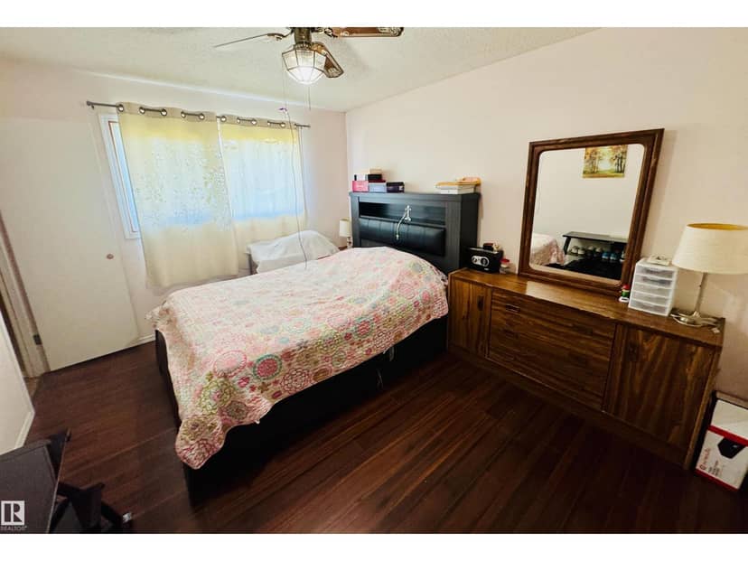 4210 48 AV — photo 11 of 23