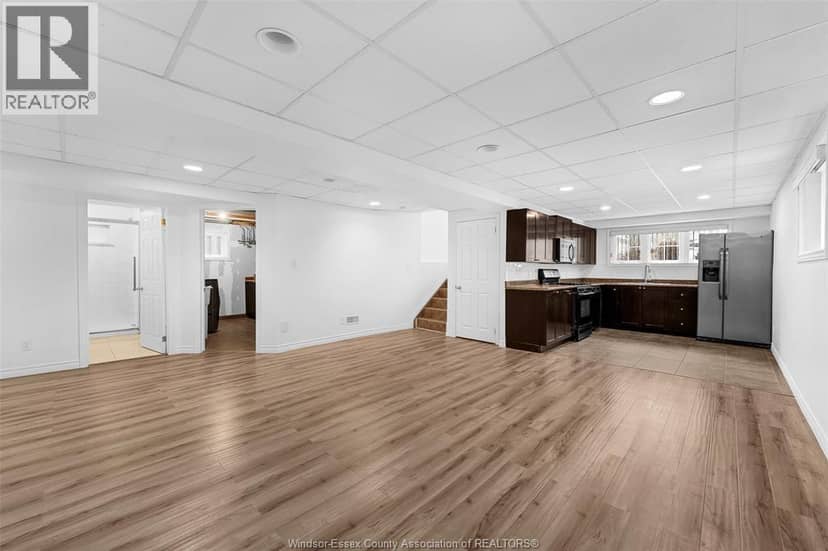 2420 Venetian Avenue — photo 25 of 37