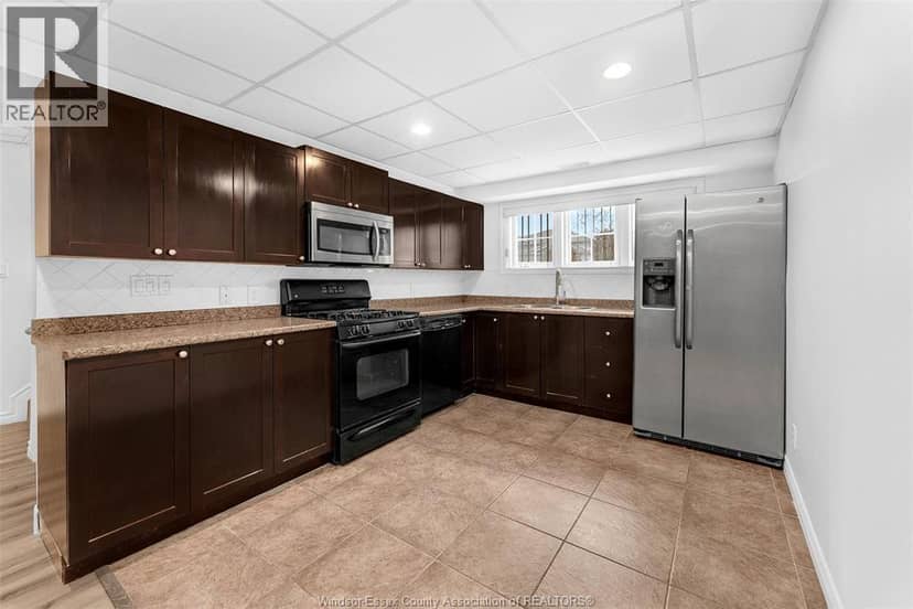 2420 Venetian Avenue — photo 27 of 37
