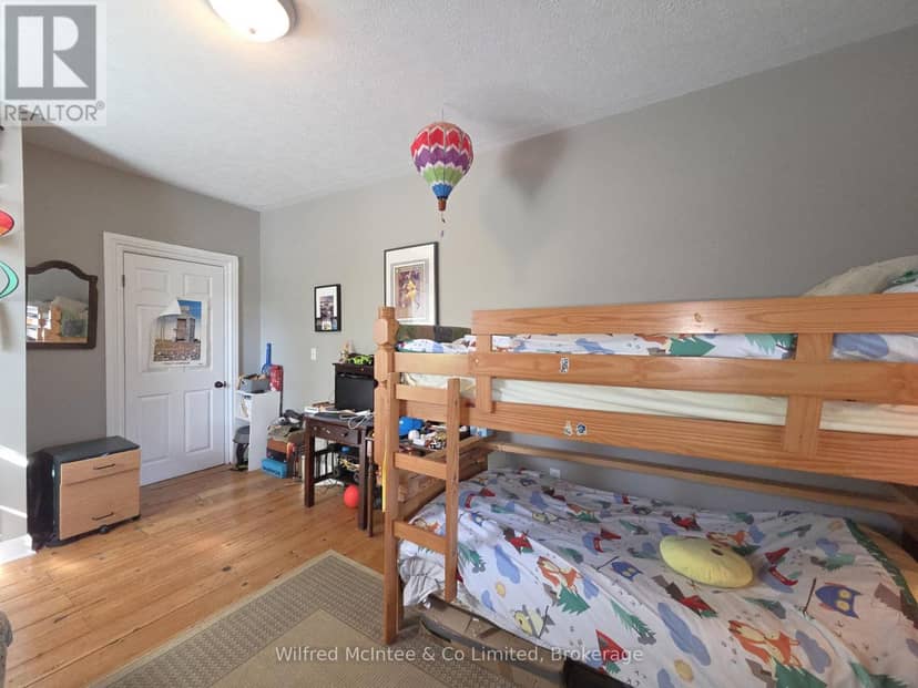 569 Eugenie Street — photo 17 of 18