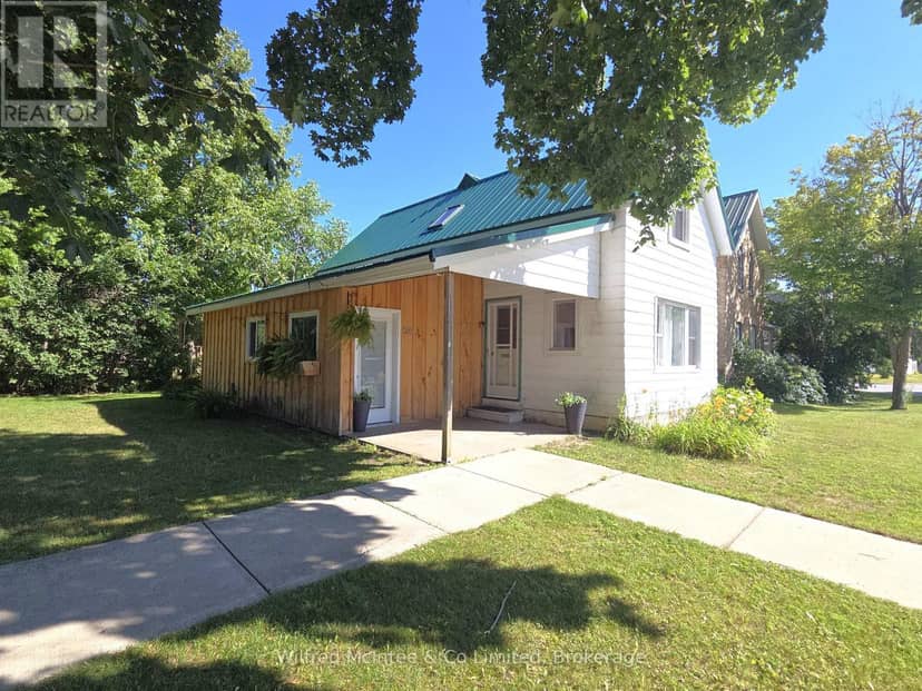 569 Eugenie Street — photo 3 of 18