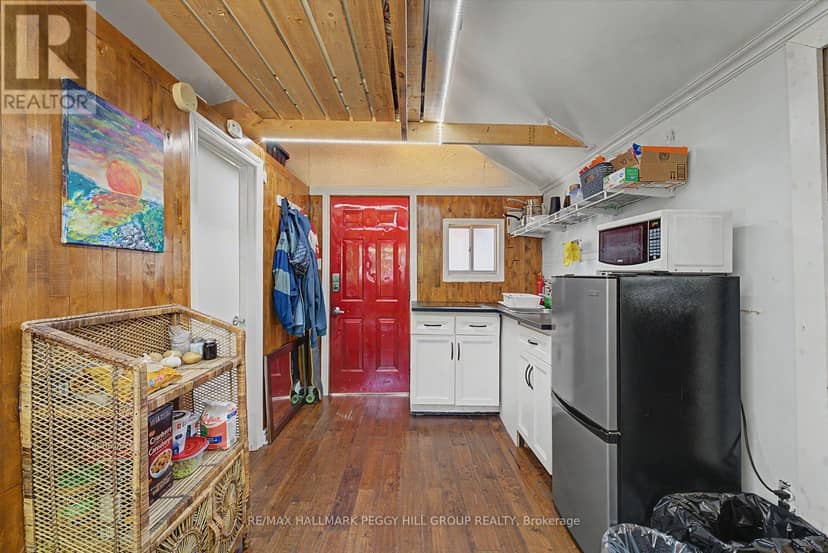 60 Laidlaw Street — photo 11 of 20