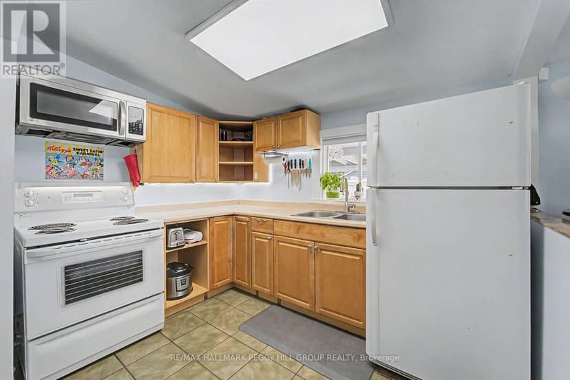 60 Laidlaw Street — photo 4 of 20