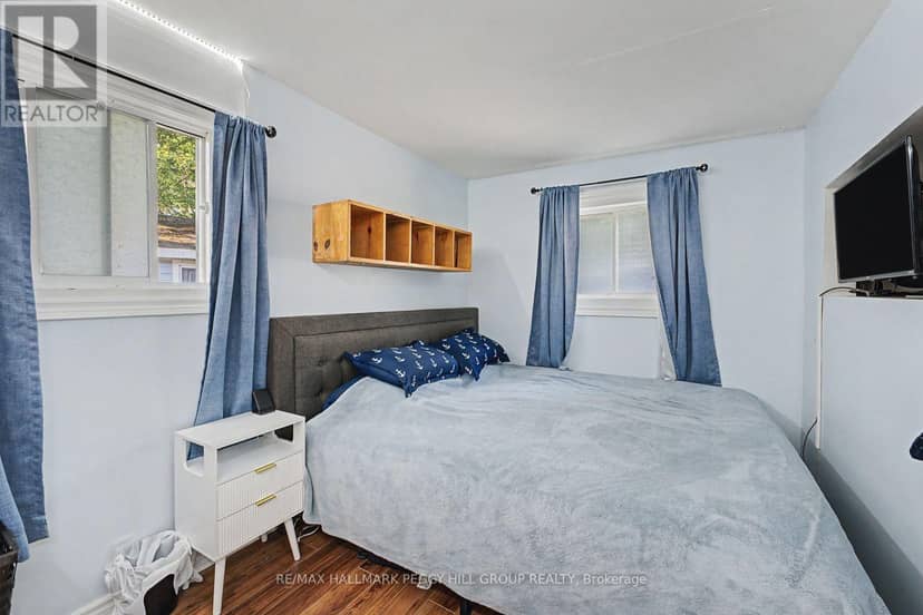 60 Laidlaw Street — photo 7 of 20