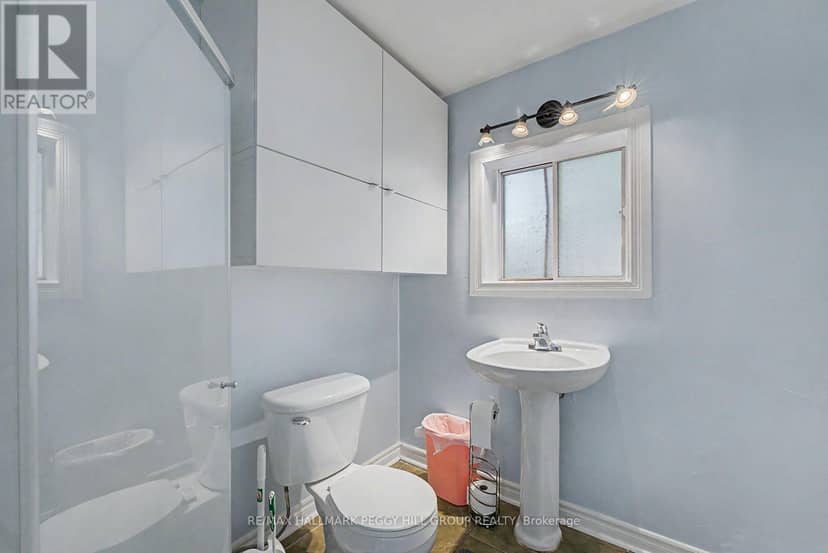60 Laidlaw Street — photo 8 of 20