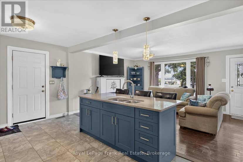 731 Harper Road — photo 15 of 40