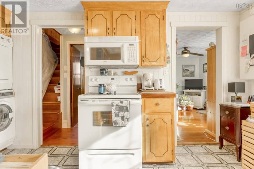 501 Stonehurst Road — photo 7 of 38