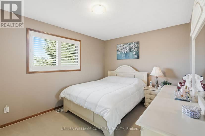 32 Highbury Drive — photo 22 of 40