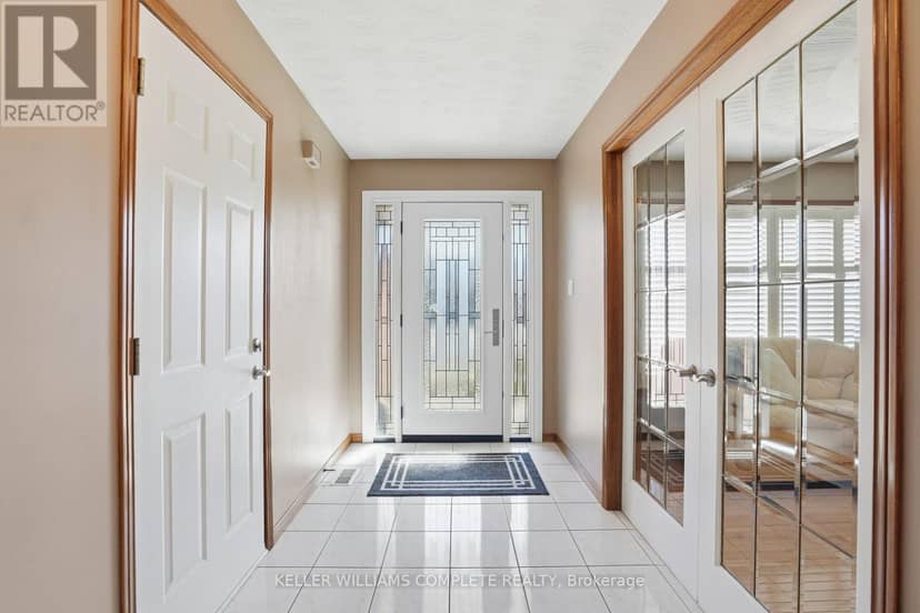 32 Highbury Drive — photo 3 of 40