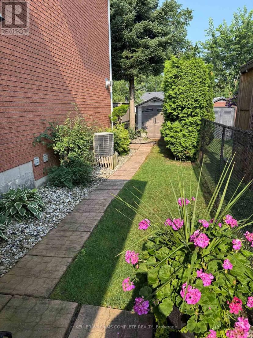 32 Highbury Drive — photo 38 of 40