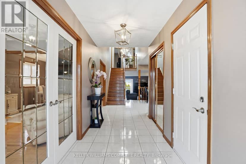 32 Highbury Drive — photo 4 of 40