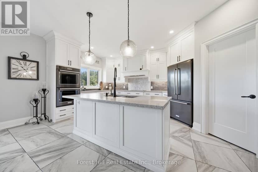 1029 Sixth Street — photo 16 of 40