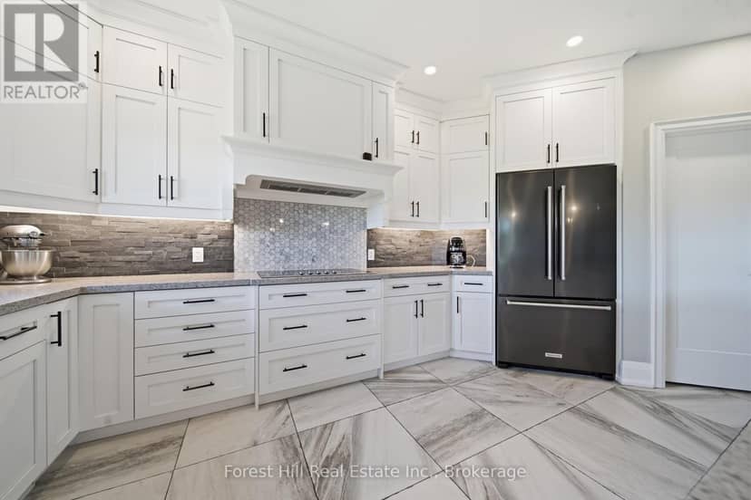 1029 Sixth Street — photo 19 of 40