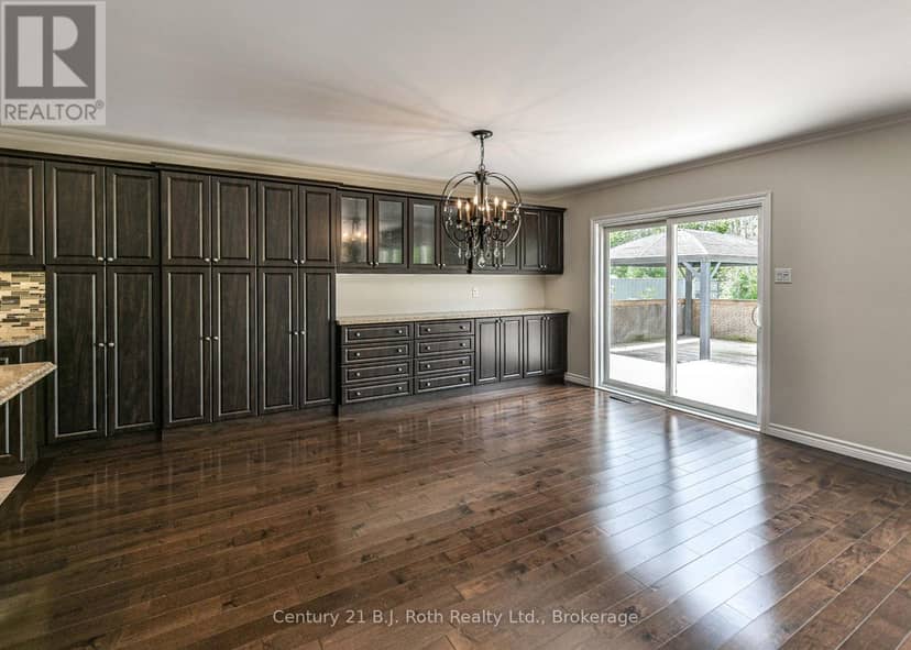 65 Courtland Street — photo 17 of 40