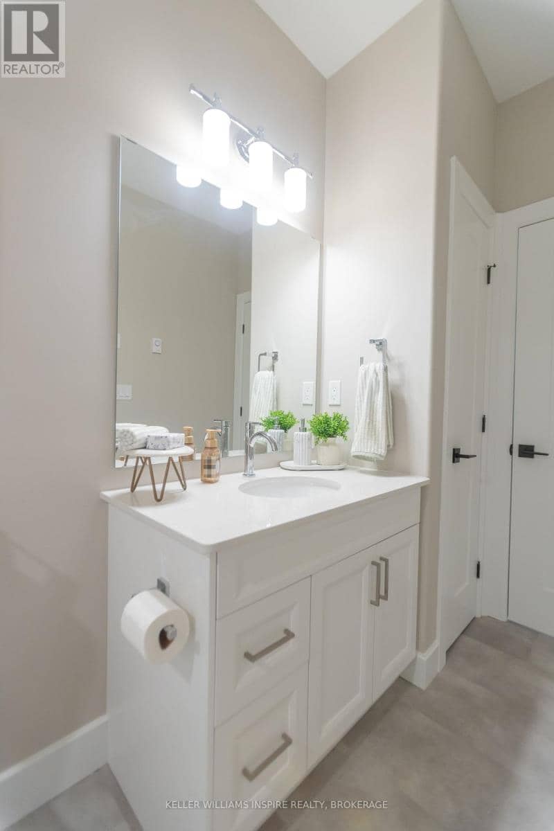 34 Carly Place — photo 20 of 37