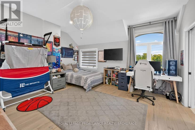 86 Macdonnell Street — photo 28 of 40