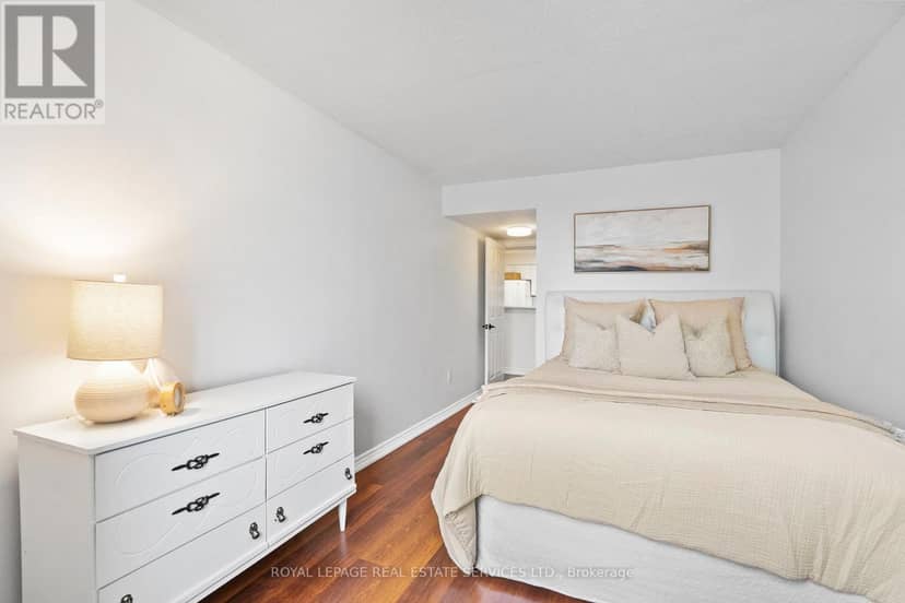 202 - 185 Robinson Street — photo 10 of 29