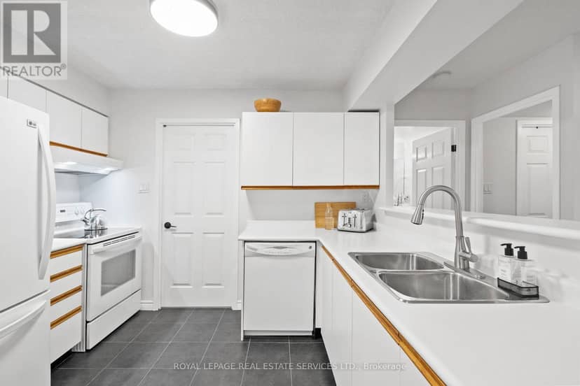 202 - 185 Robinson Street, Oakville, photo 4
