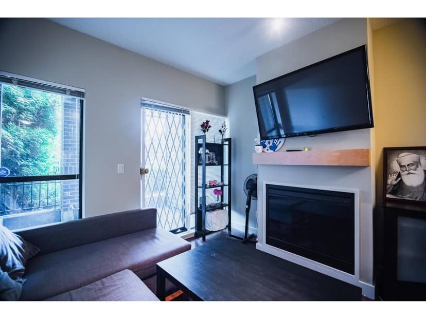 124 10838 CITY PARKWAY, Surrey, photo 3