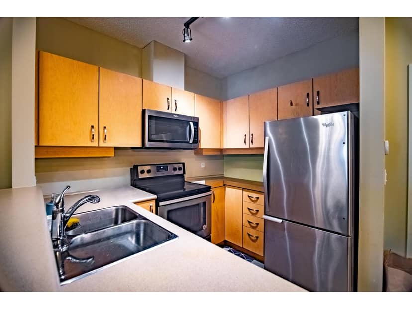 124 10838 CITY PARKWAY, Surrey, photo 5