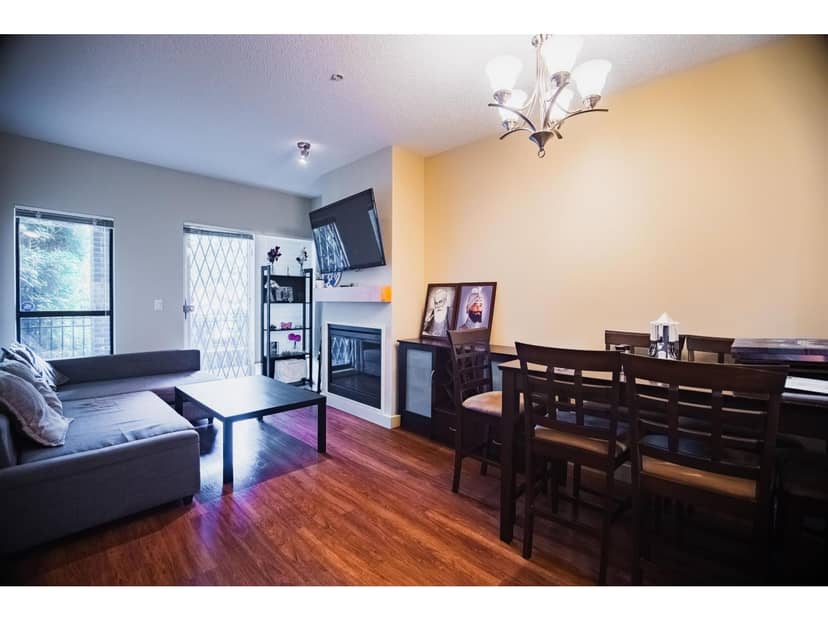 124 10838 CITY PARKWAY, Surrey, photo 2