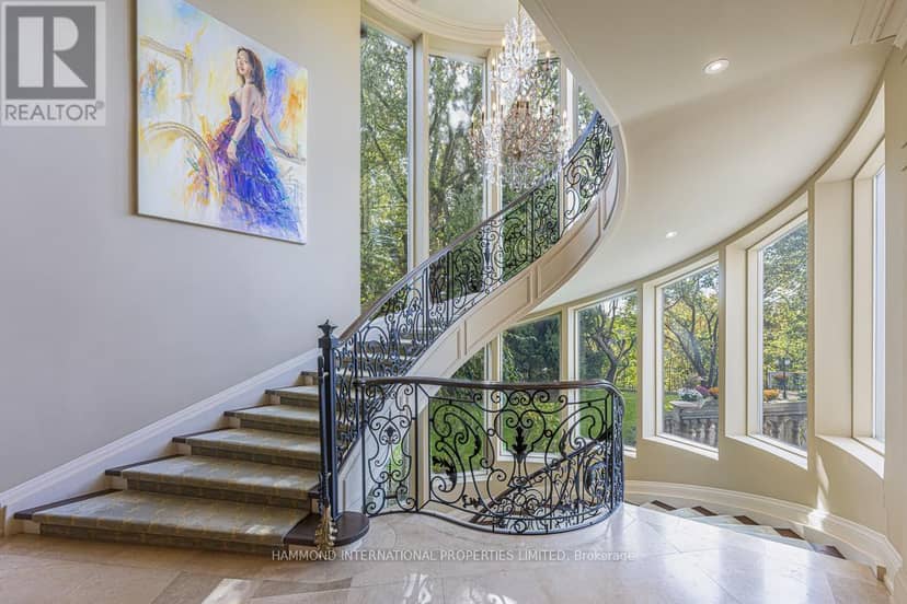 32 Arjay Crescent — photo 8 of 39