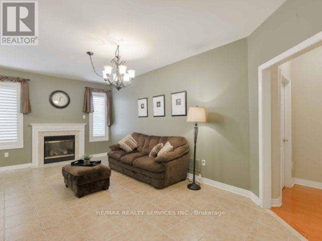 106 Pennyroyal Crescent — photo 6 of 15