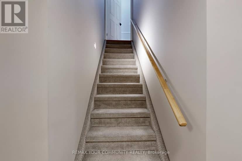 8 Westacott Avenue — photo 32 of 40