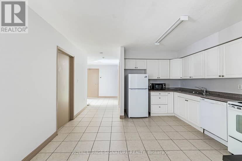 101 - 251 Lester Street — photo 12 of 40