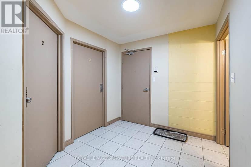 101 - 251 Lester Street — photo 9 of 40