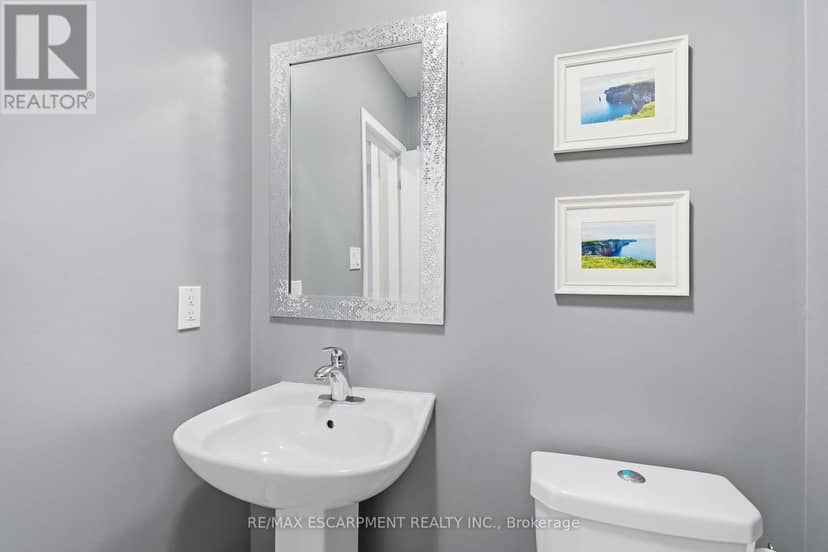221 Nisbet Boulevard — photo 16 of 40