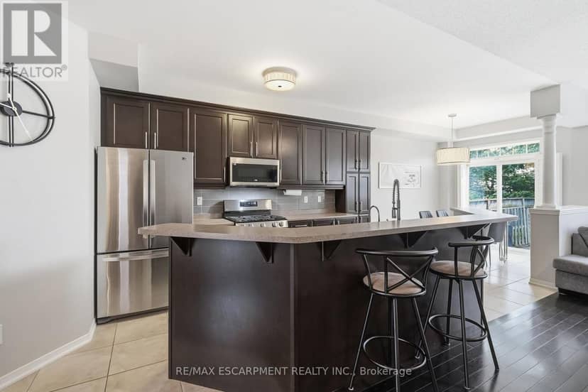 221 Nisbet Boulevard — photo 7 of 40