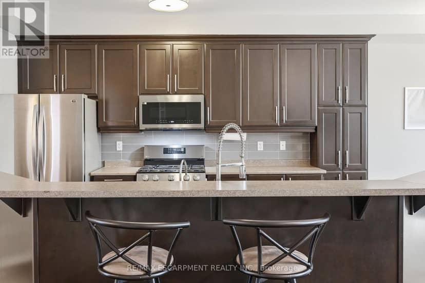 221 Nisbet Boulevard — photo 8 of 40