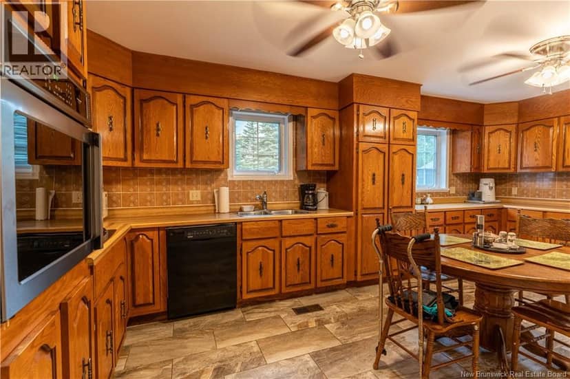 56 Aitken Avenue, Miramichi, photo 3