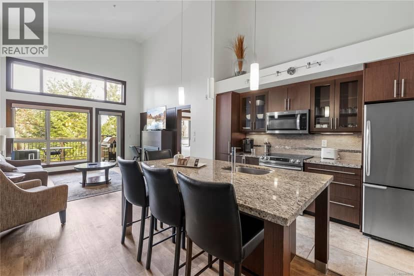 242 1175 Resort Dr, Parksville