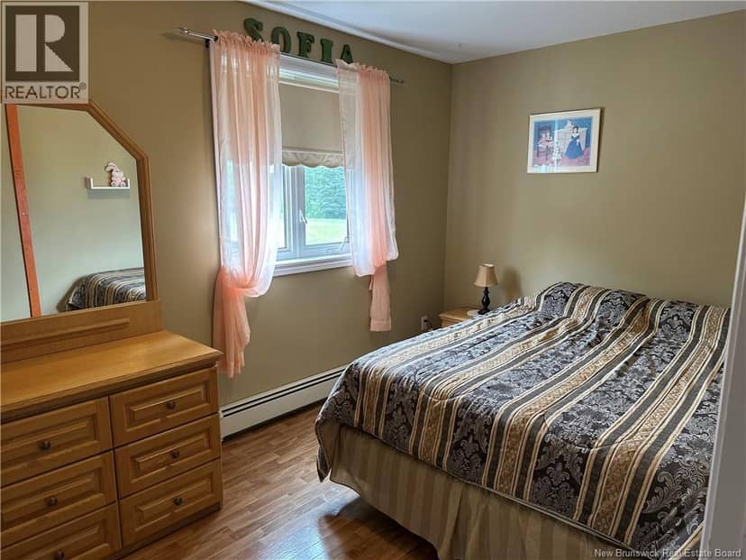 1359 Des Pionniers Avenue — photo 15 of 39