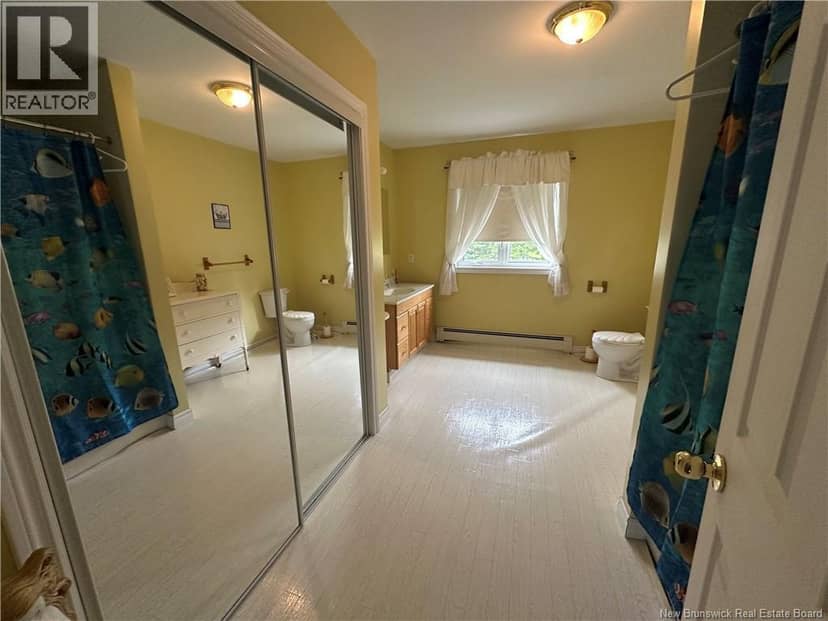 1359 Des Pionniers Avenue — photo 18 of 39