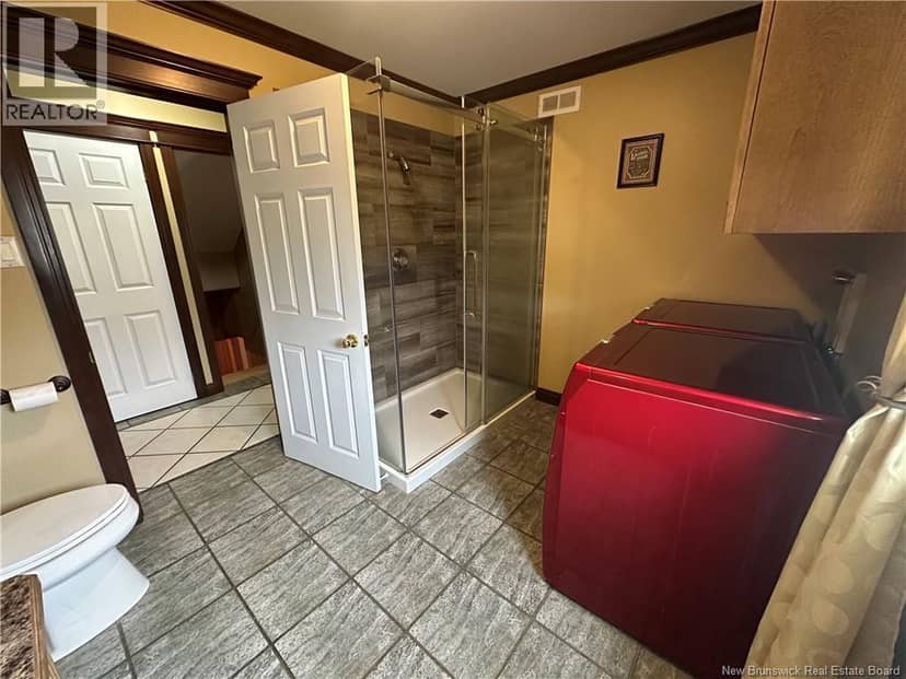 1359 Des Pionniers Avenue — photo 24 of 39
