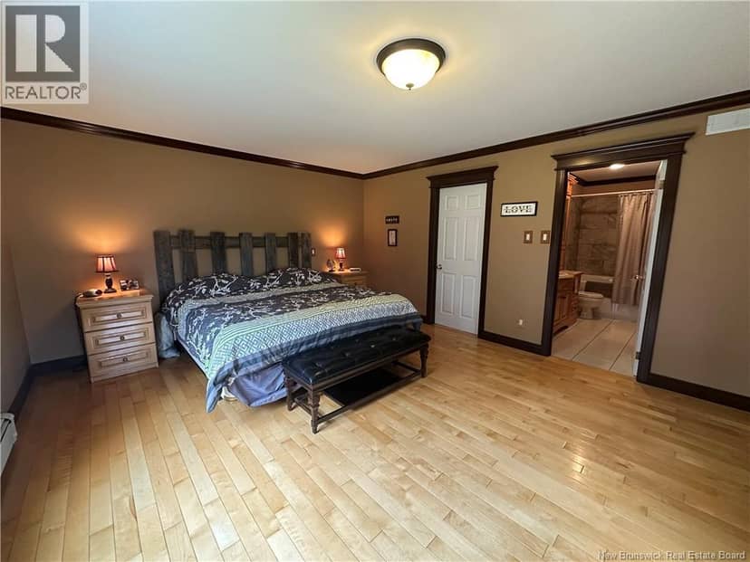 1359 Des Pionniers Avenue — photo 9 of 39