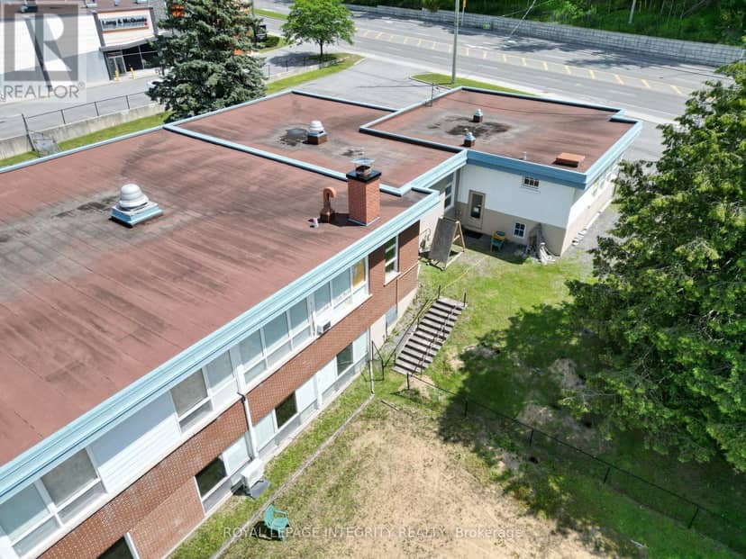 3775 St Joseph Boulevard — photo 20 of 28