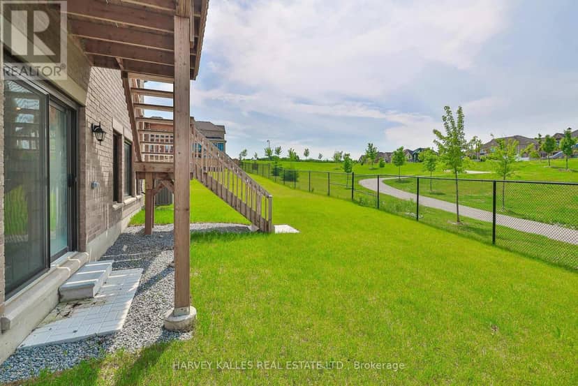 4 Meadow Vista Crescent — photo 37 of 39