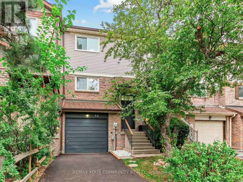 88 Dana Crescent — photo 2 of 33